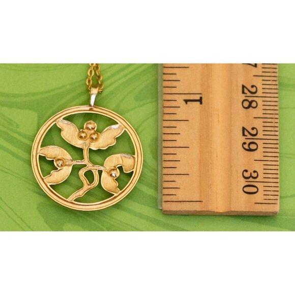 Vintage Floral Art Nouveau Gold Tone Necklace 18 inch by Avon - W9 - Picture 3 of 3